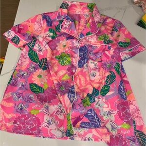 Size medium lilly pulitzer pj top never worn